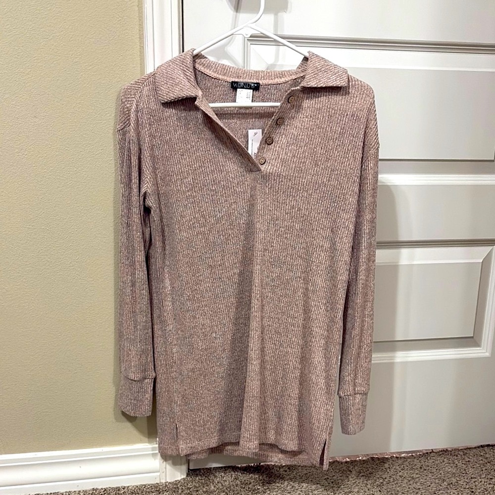 ✨NWT~Venus Ribbed Tee✨